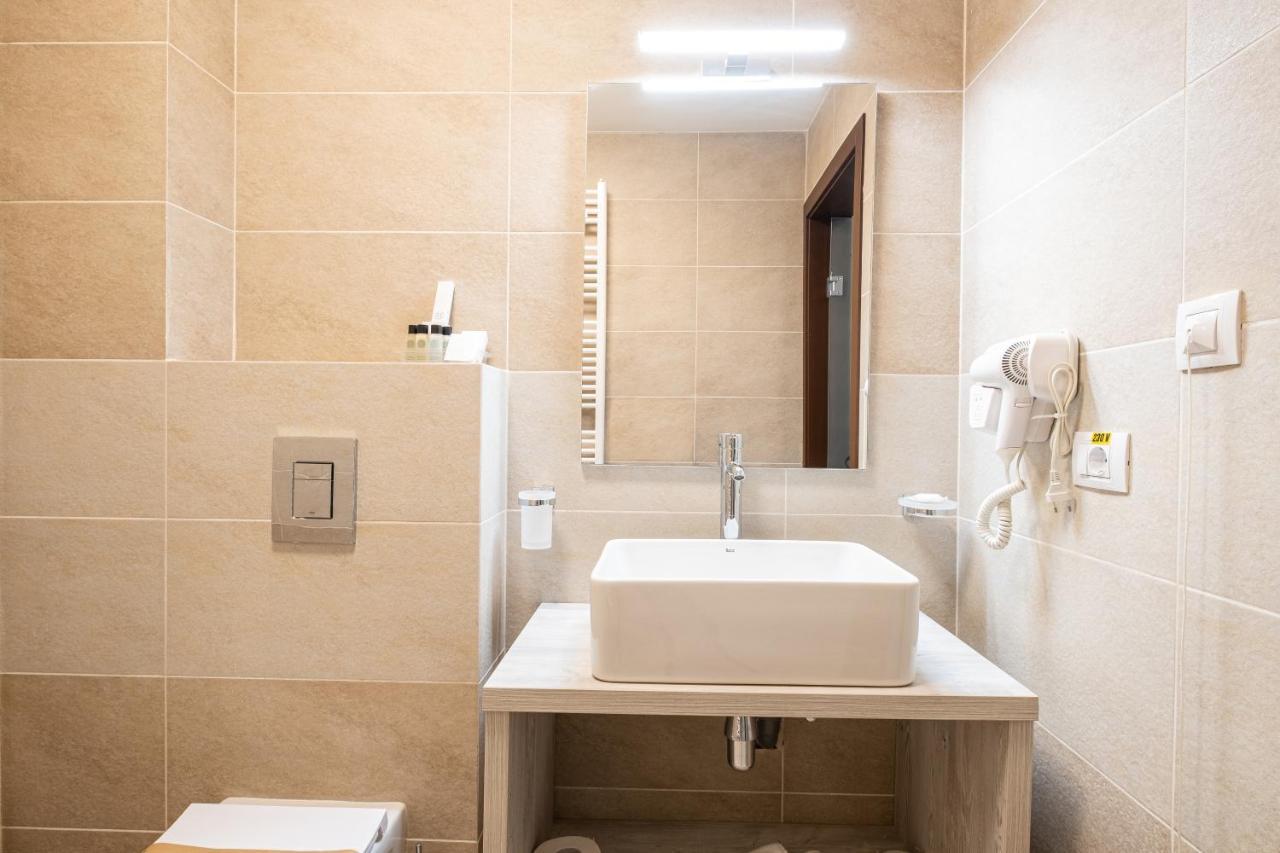 Fiald Hotel & Spa Bacău Dış mekan fotoğraf