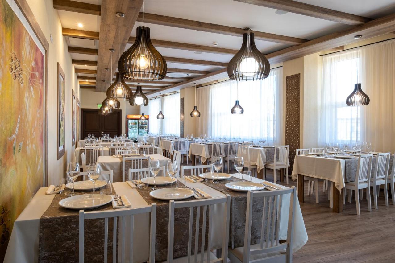 Fiald Hotel & Spa Bacău Dış mekan fotoğraf
