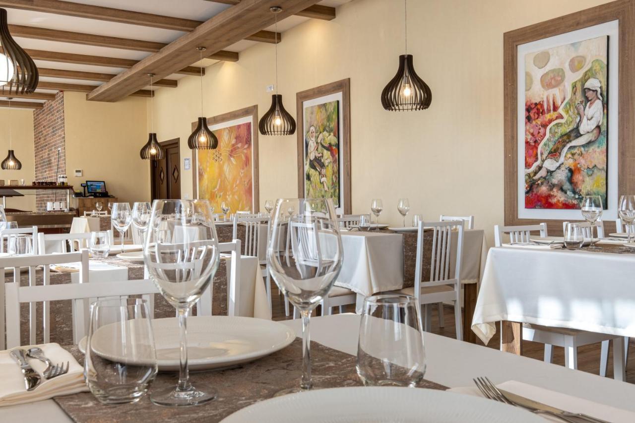 Fiald Hotel & Spa Bacău Dış mekan fotoğraf